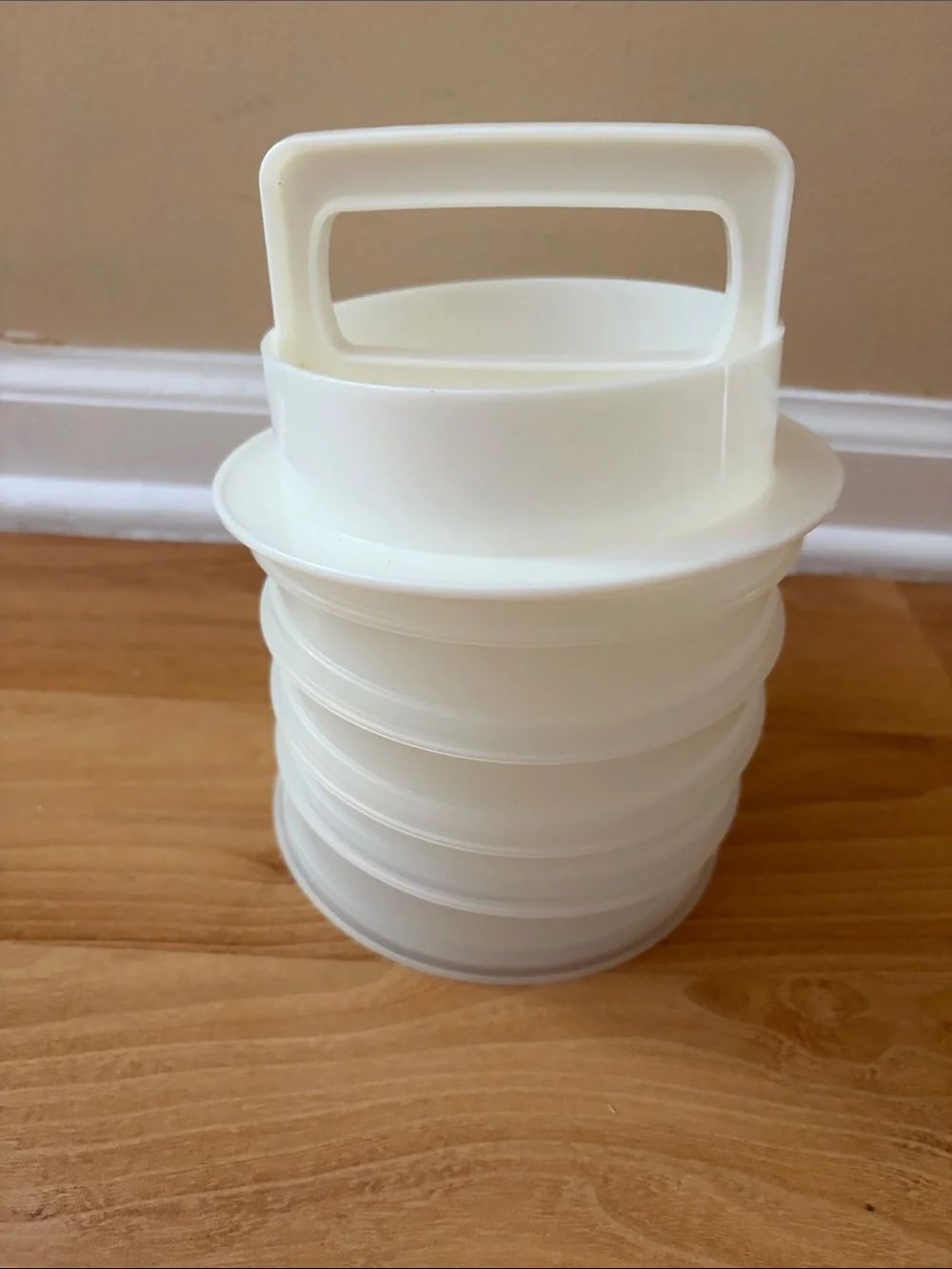 Tupperware Hamburger Stackable Press or meal prep Container Set with Handle
